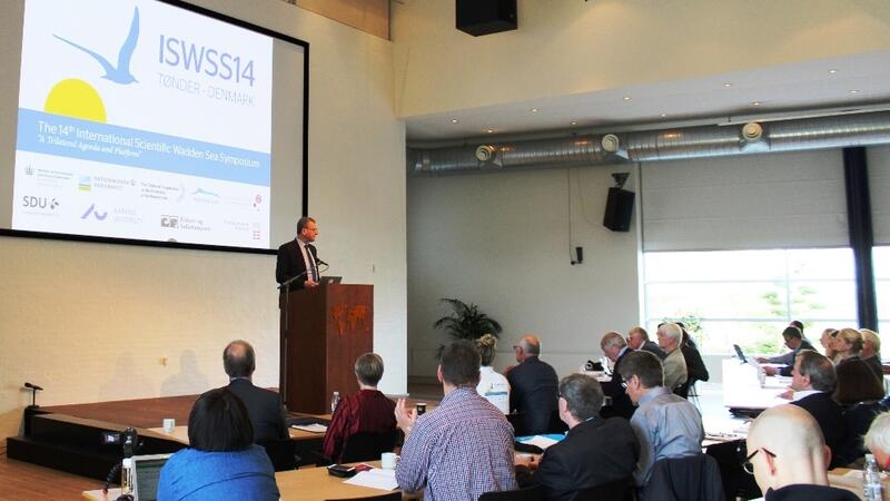 Tønder's Mayor Henrik Frandsen welcomes the symposium. Danish Environmental Protection Agency.